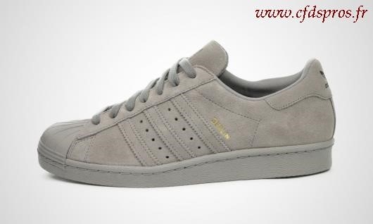 superstar femme en daim